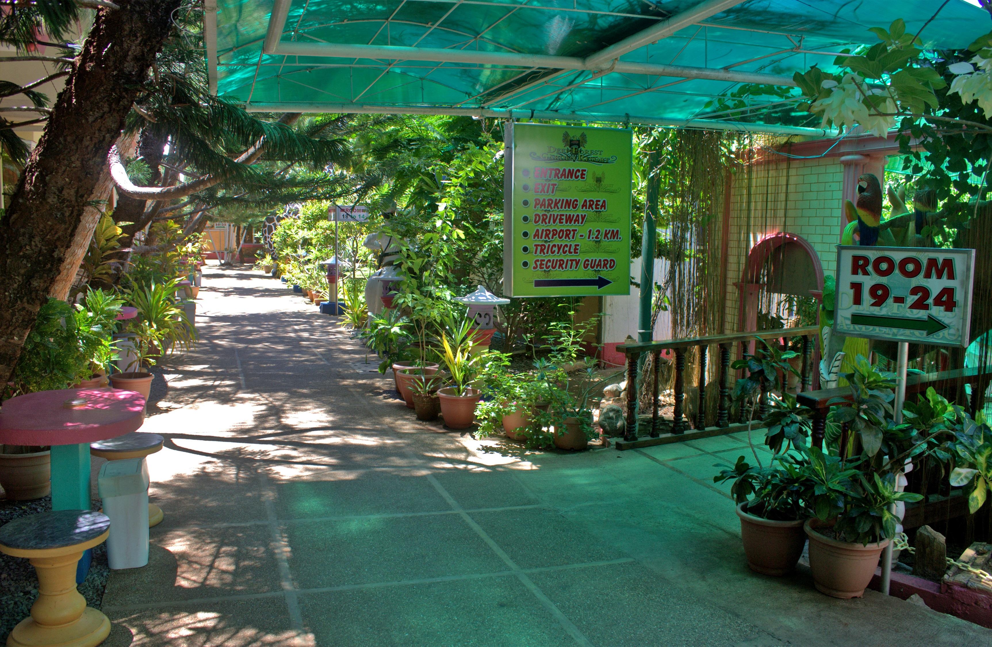 Deep Forest Garden Hotel Puerto Princesa Buitenkant foto