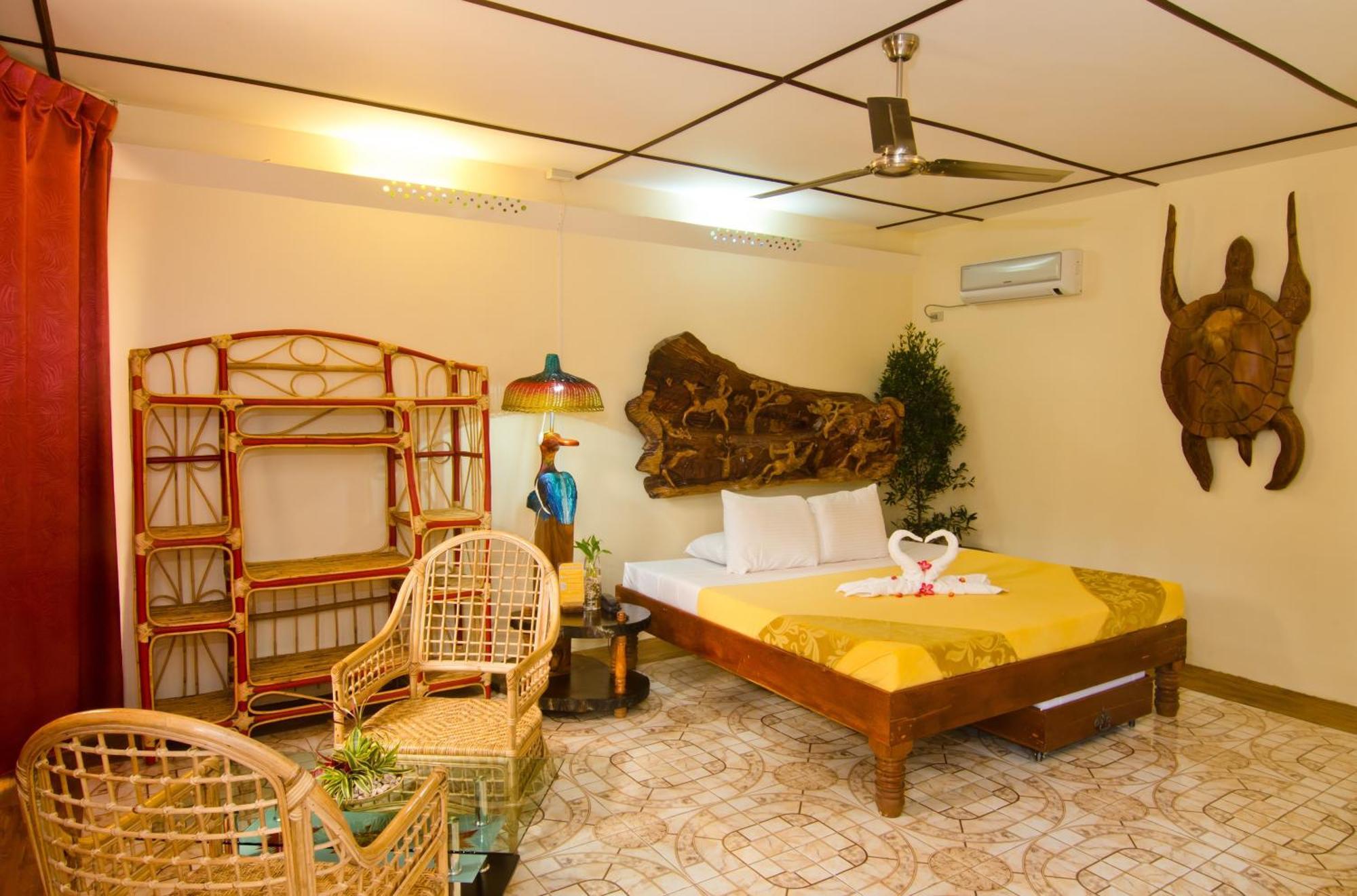 Deep Forest Garden Hotel Puerto Princesa Buitenkant foto